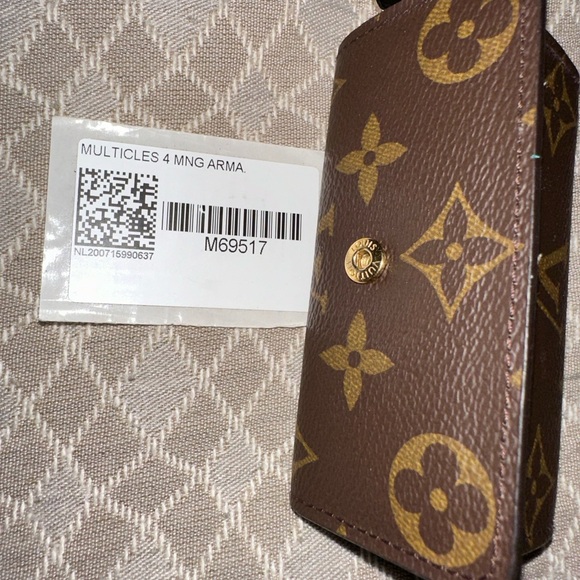 Monogram 6 Key Multicles Holder - Picture 3 of 5